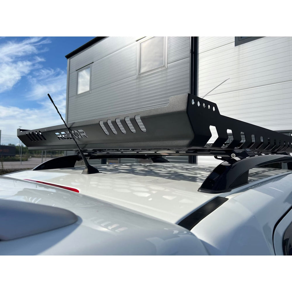Takkorg Razor – Svartlackerad – För pickup & SUV – Fästen för LED-ramp